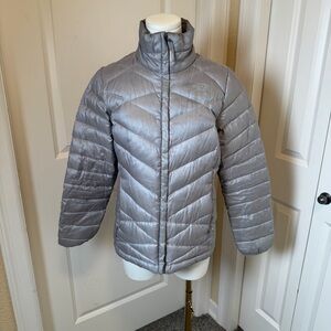 The North Face Silver Metallic Quilted Down Puffer Jacket Woman’s Size Small
